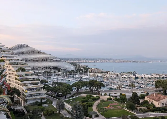 Marina Baie Des Anges, Sublime Rénové Appartement